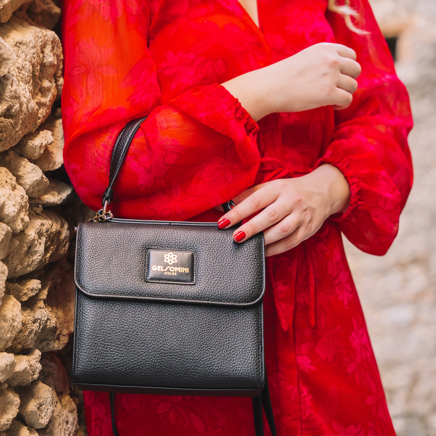 NEW YORK - Handcrafted genuine leather shoulder bag with clutch, cosmopolitan style